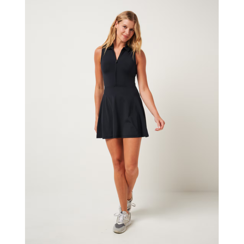 TravisMathew MoveKnit SL Zip Dress 2.0 – Dámské šaty s UPF a kraťasy