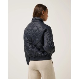 TravisMathew Lights At Night Quilted Jacket | Dámská stylová prošívaná